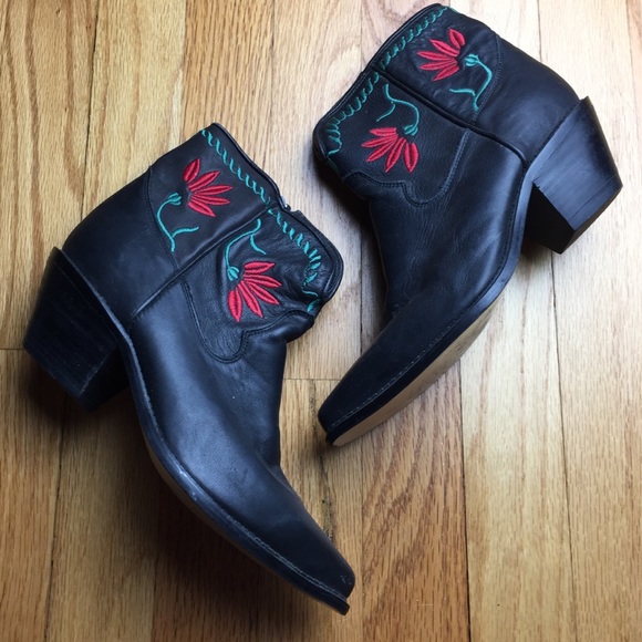 Code West Shoes - Vintage Code West Embroidered Black Booties